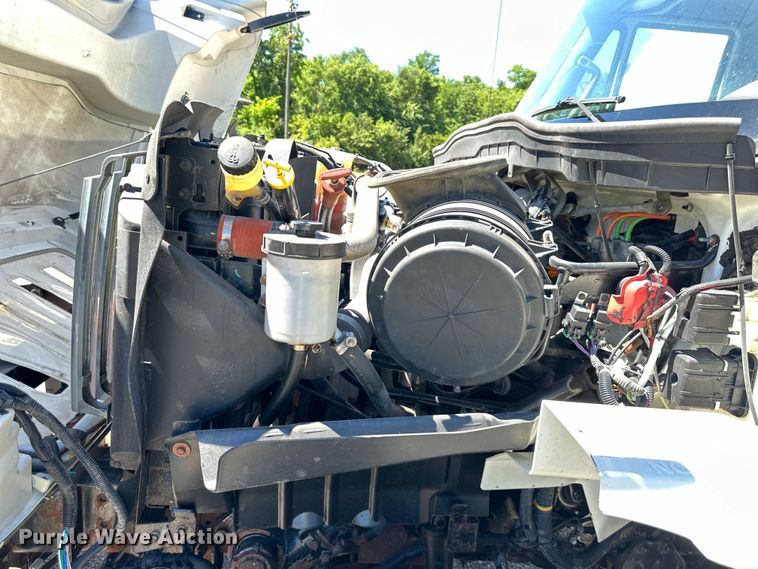 image for item EJ6870 2014 International  7300 dump truck