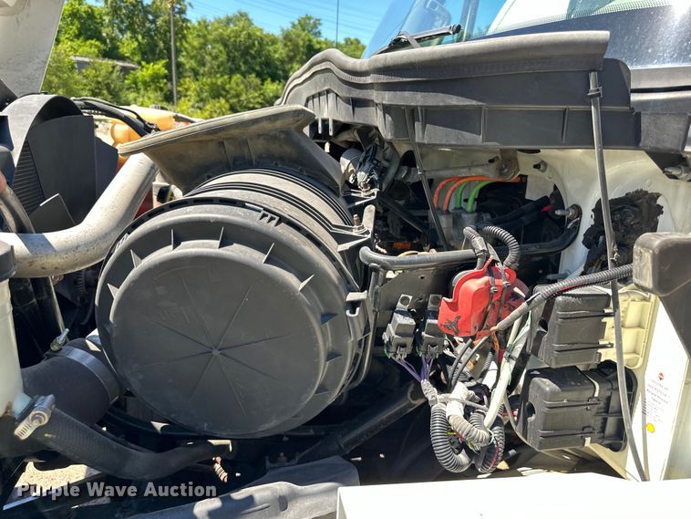 image for item EJ6870 2014 International  7300 dump truck