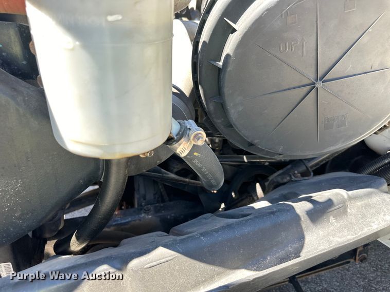 image for item EJ6870 2014 International  7300 dump truck