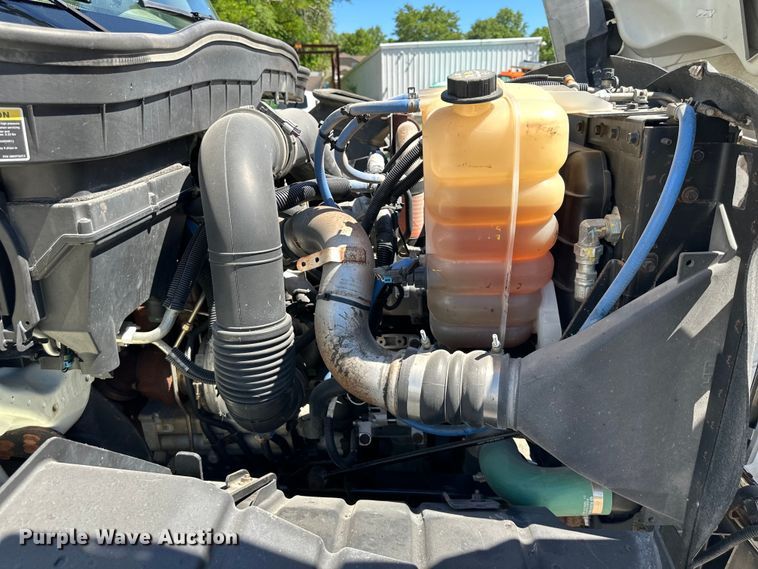 image for item EJ6870 2014 International  7300 dump truck