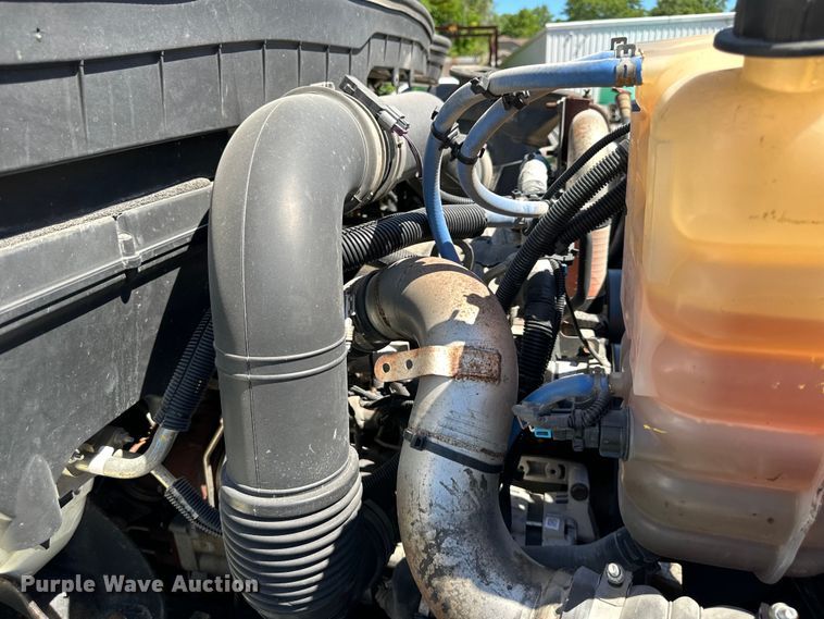 image for item EJ6870 2014 International  7300 dump truck