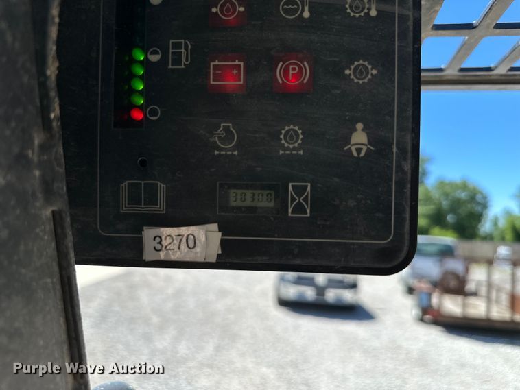 image for item EJ6871 1999 Case 85XT skid steer loader