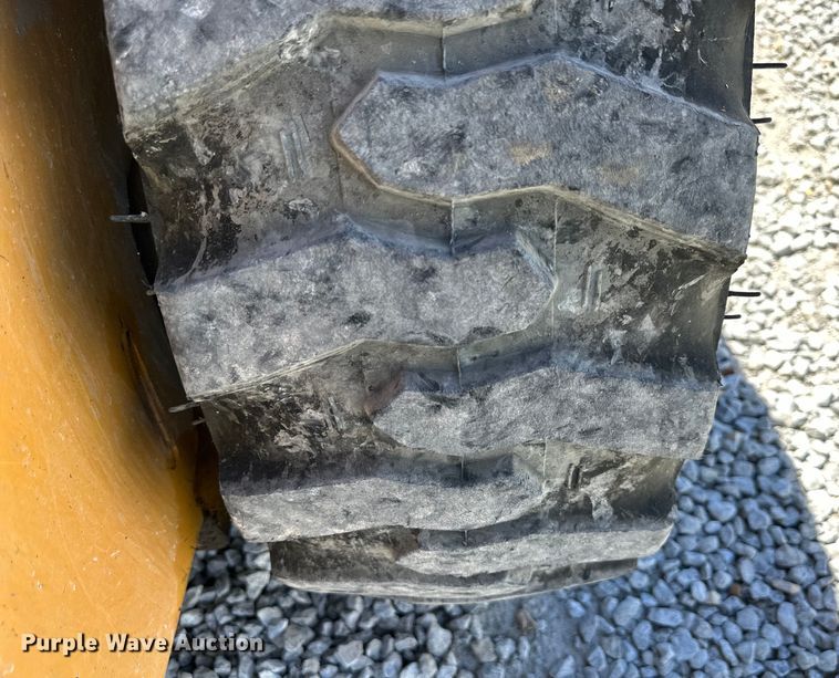 image for item EJ6871 1999 Case 85XT skid steer loader