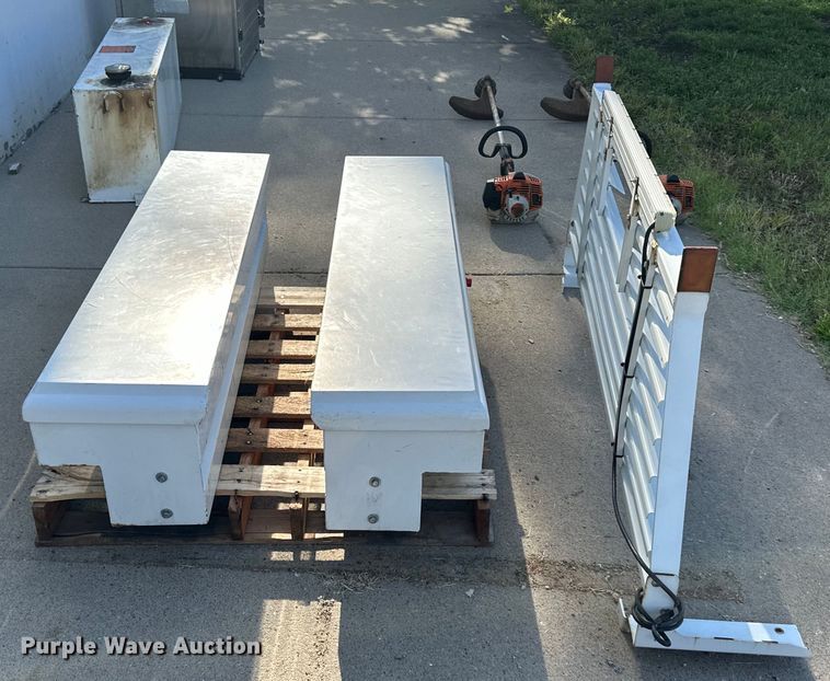 image for item EJ6884 Pickup truck parts 