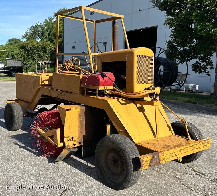 image for item EJ6890 Broce  broom