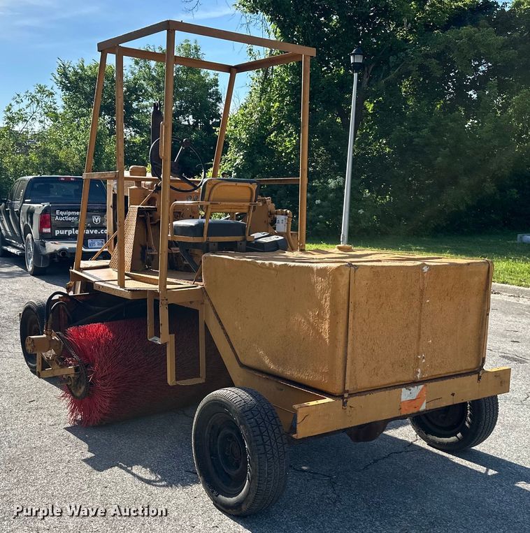 image for item EJ6890 Broce  broom