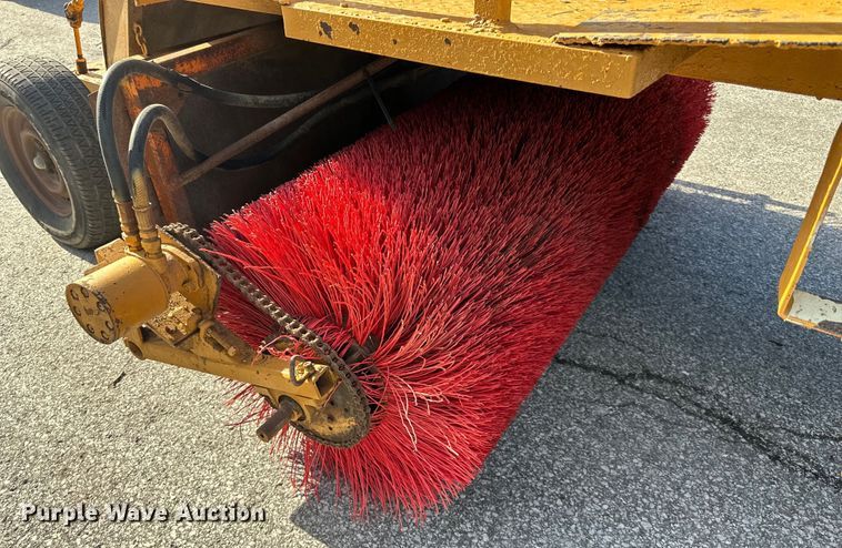 image for item EJ6890 Broce  broom