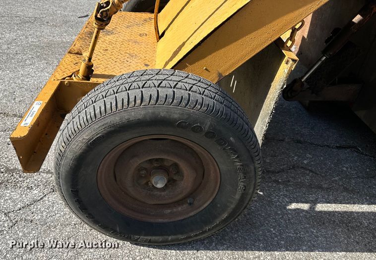 image for item EJ6890 Broce  broom