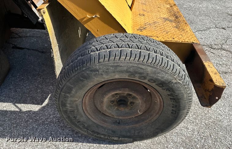 image for item EJ6890 Broce  broom