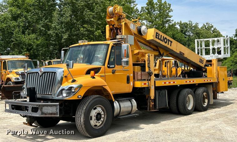 image for item EK4742 2009 International  Workstar 7400 SBA  bucket truck