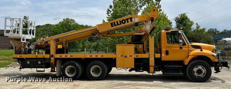 image for item EK4742 2009 International  Workstar 7400 SBA  bucket truck