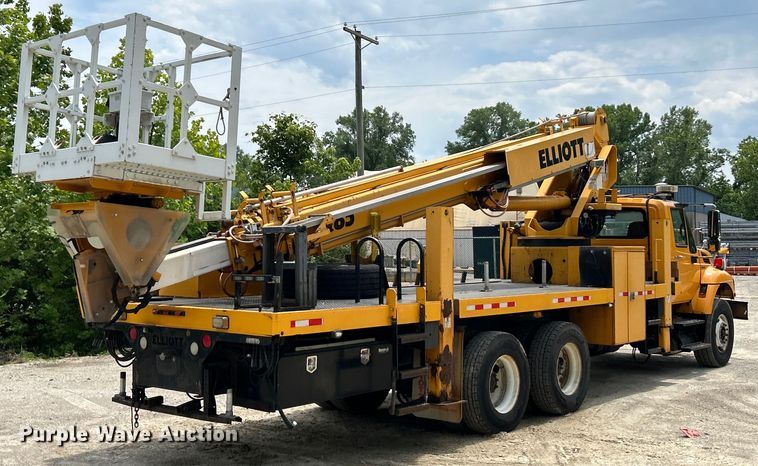 image for item EK4742 2009 International  Workstar 7400 SBA  bucket truck
