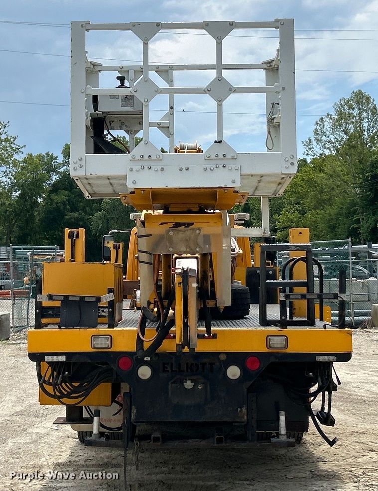 image for item EK4742 2009 International  Workstar 7400 SBA  bucket truck