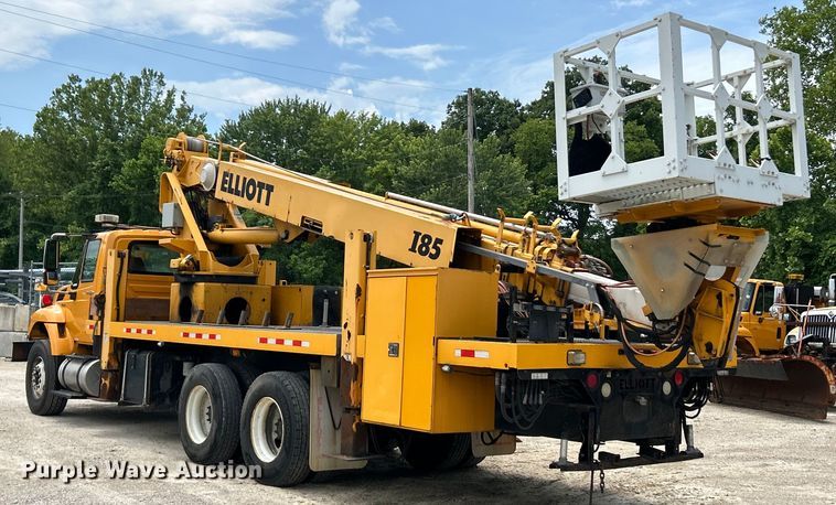 image for item EK4742 2009 International  Workstar 7400 SBA  bucket truck