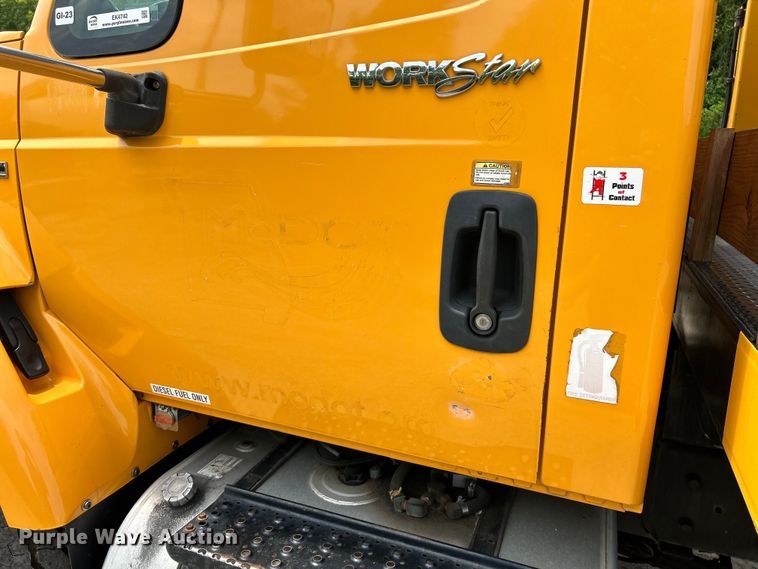 image for item EK4742 2009 International  Workstar 7400 SBA  bucket truck