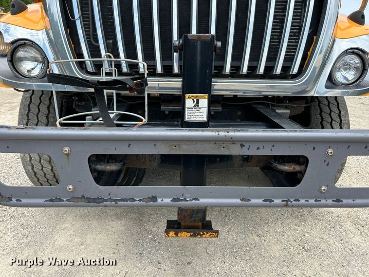 image for item EK4742 2009 International  Workstar 7400 SBA  bucket truck