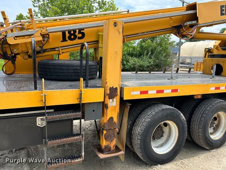 image for item EK4742 2009 International  Workstar 7400 SBA  bucket truck