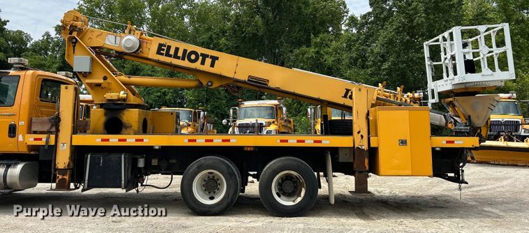 image for item EK4742 2009 International  Workstar 7400 SBA  bucket truck