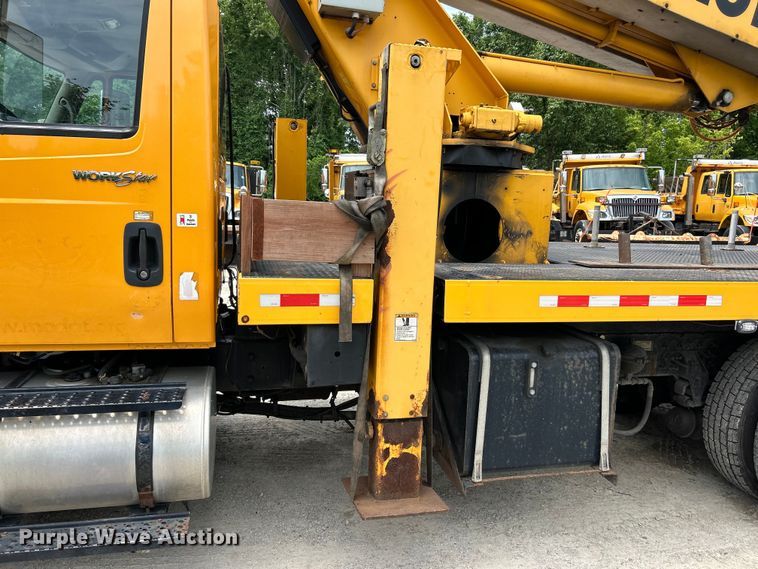 image for item EK4742 2009 International  Workstar 7400 SBA  bucket truck