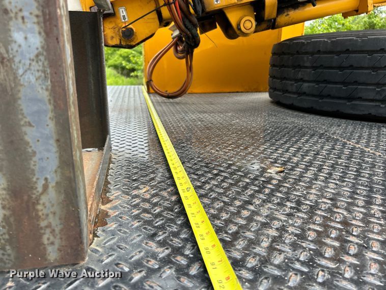 image for item EK4742 2009 International  Workstar 7400 SBA  bucket truck