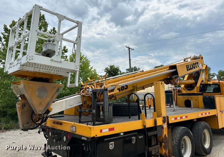 image for item EK4742 2009 International  Workstar 7400 SBA  bucket truck
