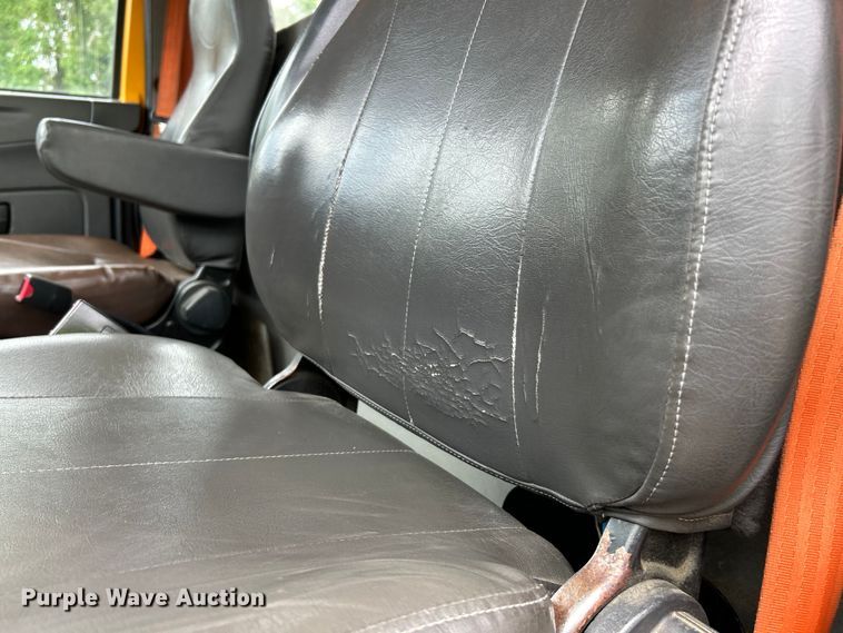 image for item EK4742 2009 International  Workstar 7400 SBA  bucket truck