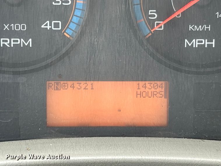 image for item EK4742 2009 International  Workstar 7400 SBA  bucket truck