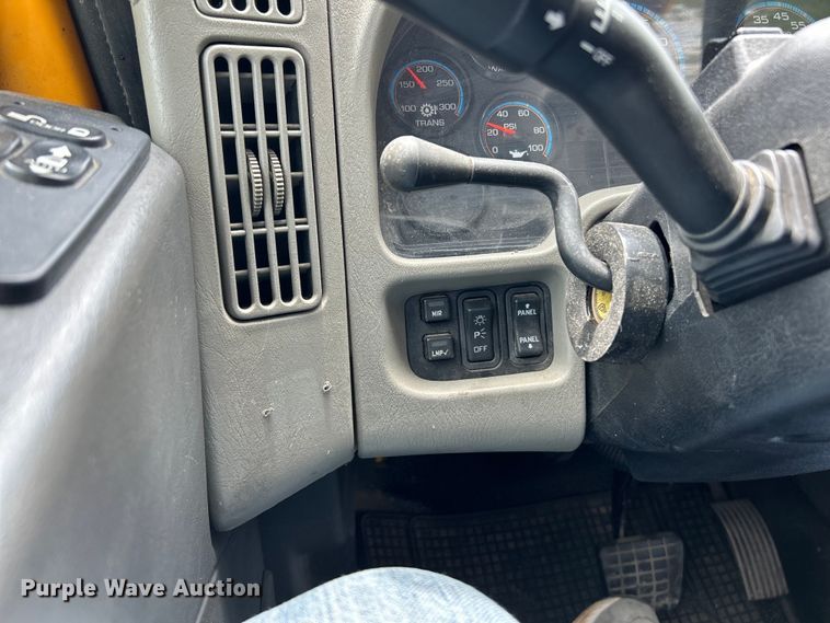 image for item EK4742 2009 International  Workstar 7400 SBA  bucket truck