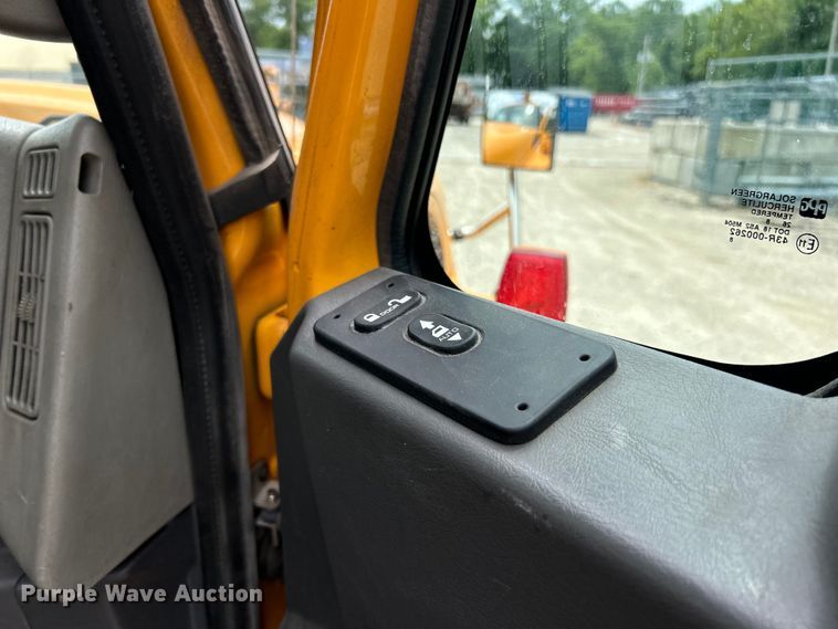 image for item EK4742 2009 International  Workstar 7400 SBA  bucket truck