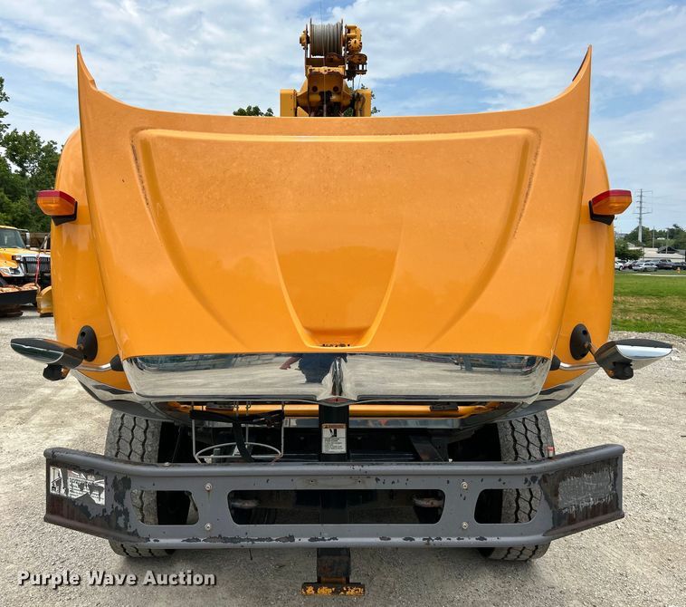 image for item EK4742 2009 International  Workstar 7400 SBA  bucket truck