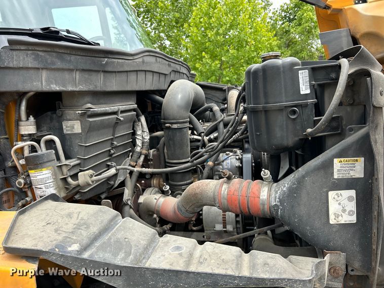 image for item EK4742 2009 International  Workstar 7400 SBA  bucket truck