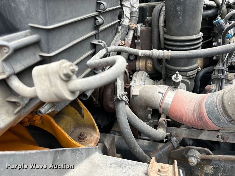 image for item EK4742 2009 International  Workstar 7400 SBA  bucket truck