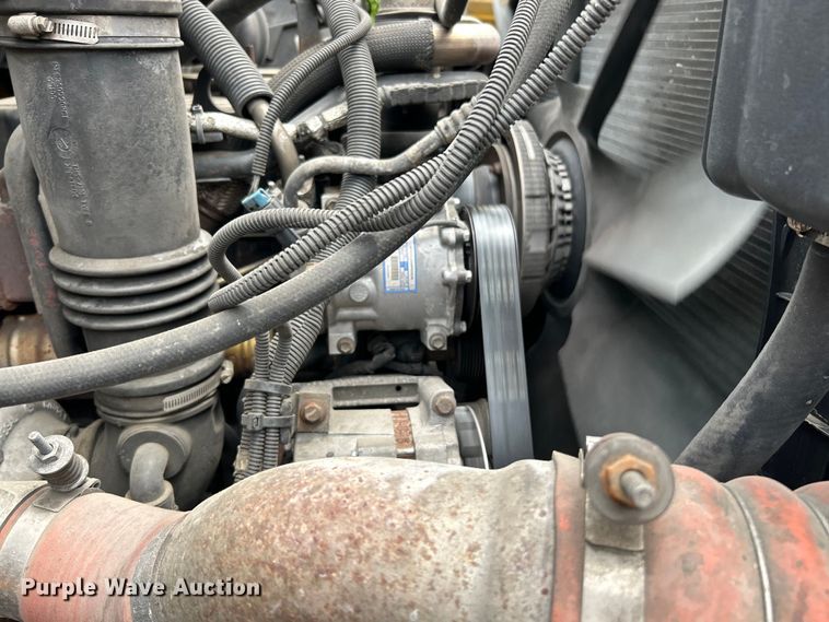 image for item EK4742 2009 International  Workstar 7400 SBA  bucket truck