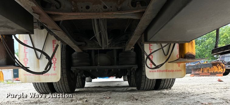 image for item EK4742 2009 International  Workstar 7400 SBA  bucket truck