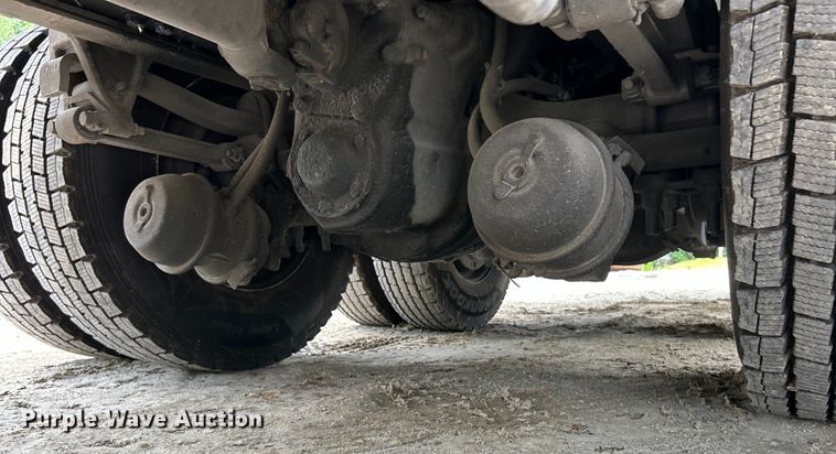 image for item EK4742 2009 International  Workstar 7400 SBA  bucket truck