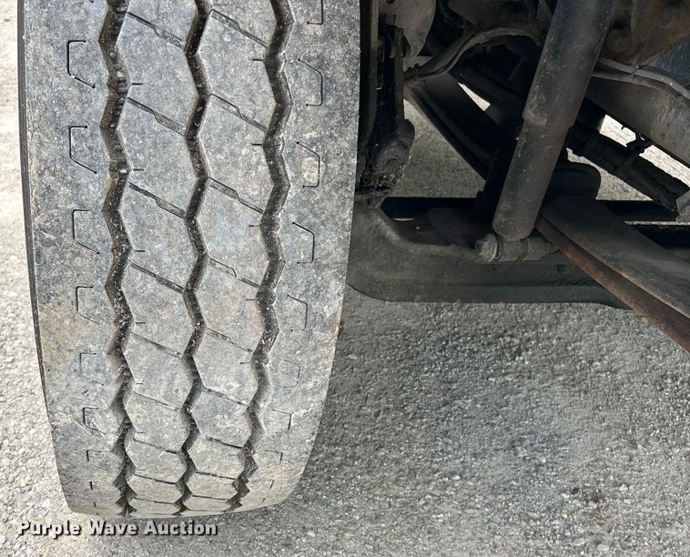 image for item EK4742 2009 International  Workstar 7400 SBA  bucket truck