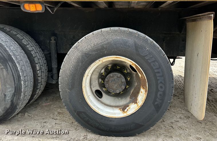 image for item EK4742 2009 International  Workstar 7400 SBA  bucket truck