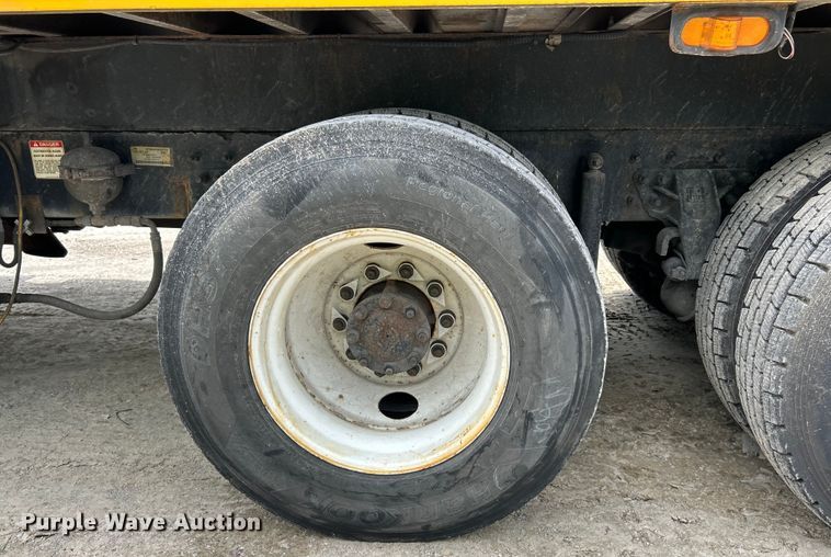 image for item EK4742 2009 International  Workstar 7400 SBA  bucket truck