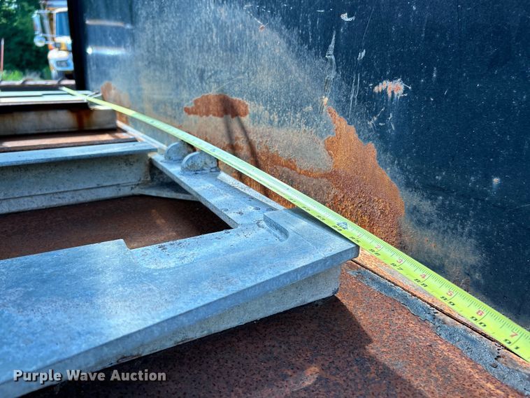 image for item EK4743 2005 International  7400 flatbed truck