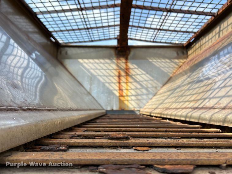 image for item EK4743 2005 International  7400 flatbed truck