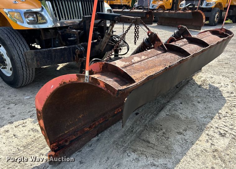 image for item EK4743 2005 International  7400 flatbed truck