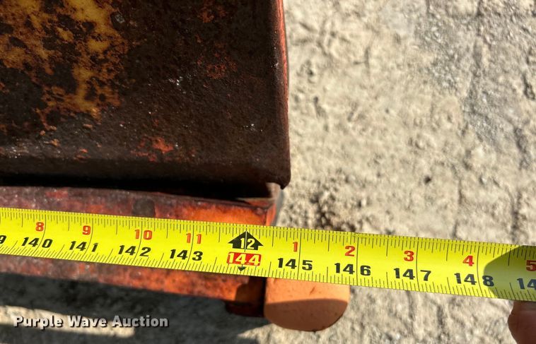 image for item EK4743 2005 International  7400 flatbed truck