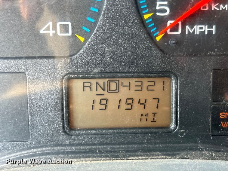 image for item EK4743 2005 International  7400 flatbed truck