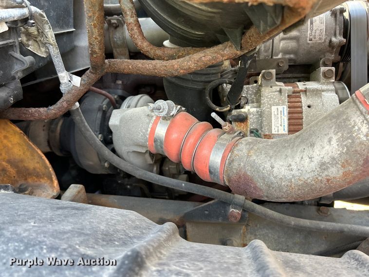 image for item EK4743 2005 International  7400 flatbed truck