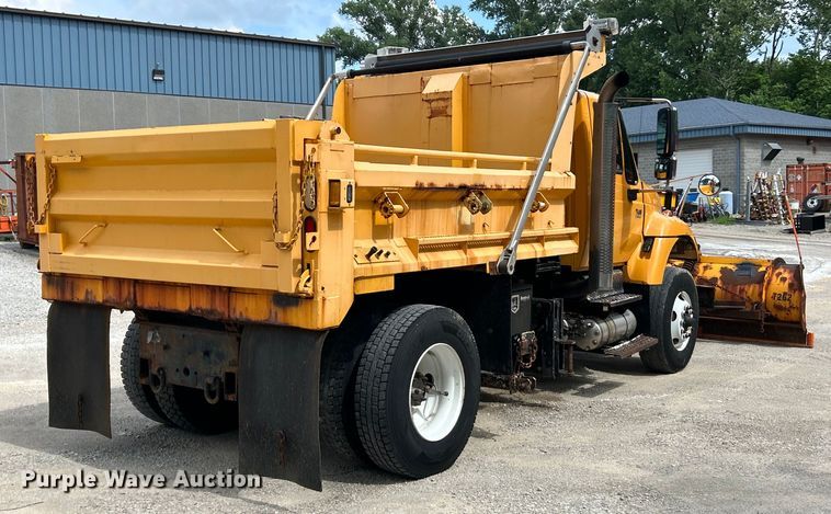 image for item EK4745 2005 International  7400 dump truck
