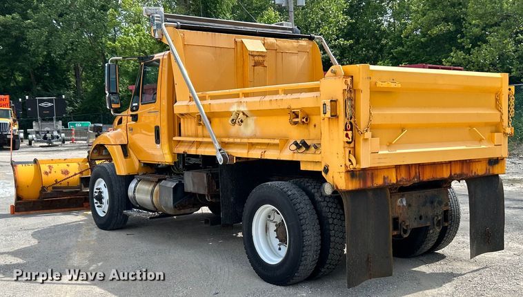 image for item EK4745 2005 International  7400 dump truck