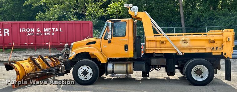 image for item EK4745 2005 International  7400 dump truck