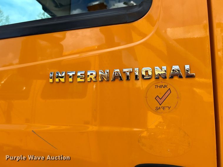 image for item EK4745 2005 International  7400 dump truck