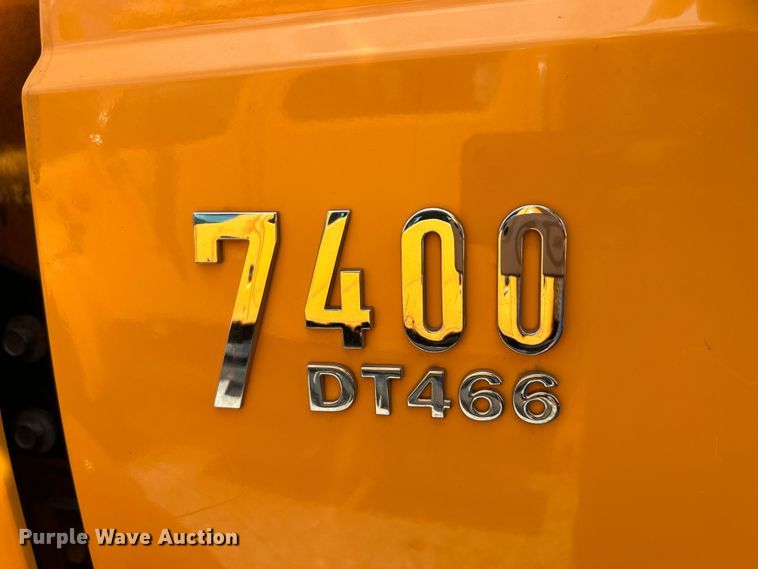 image for item EK4745 2005 International  7400 dump truck