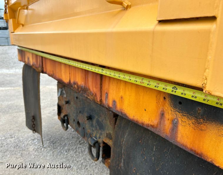 image for item EK4745 2005 International  7400 dump truck